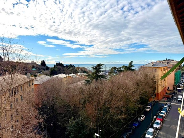 appartamento in vendita a Genova in zona Oregina