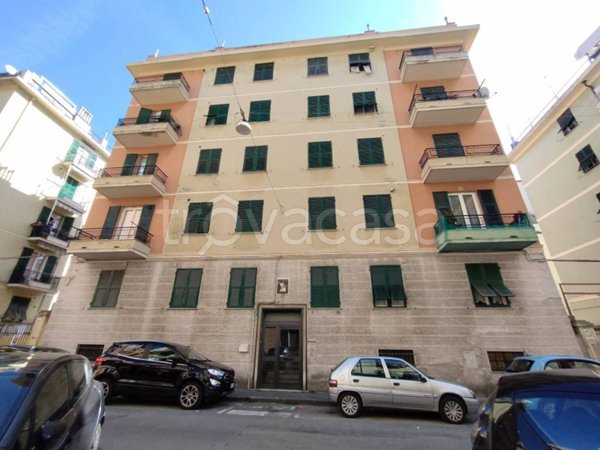 appartamento in vendita a Genova in zona Rivarolo