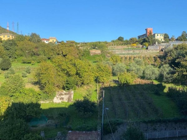 appartamento in vendita a Genova in zona Sestri Ponente
