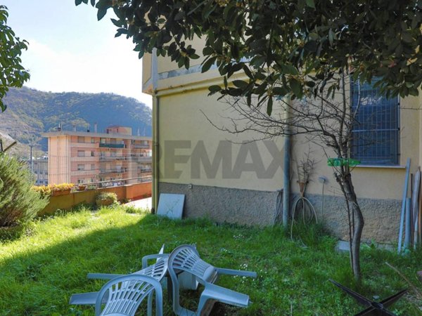appartamento in vendita a Genova in zona Molassana