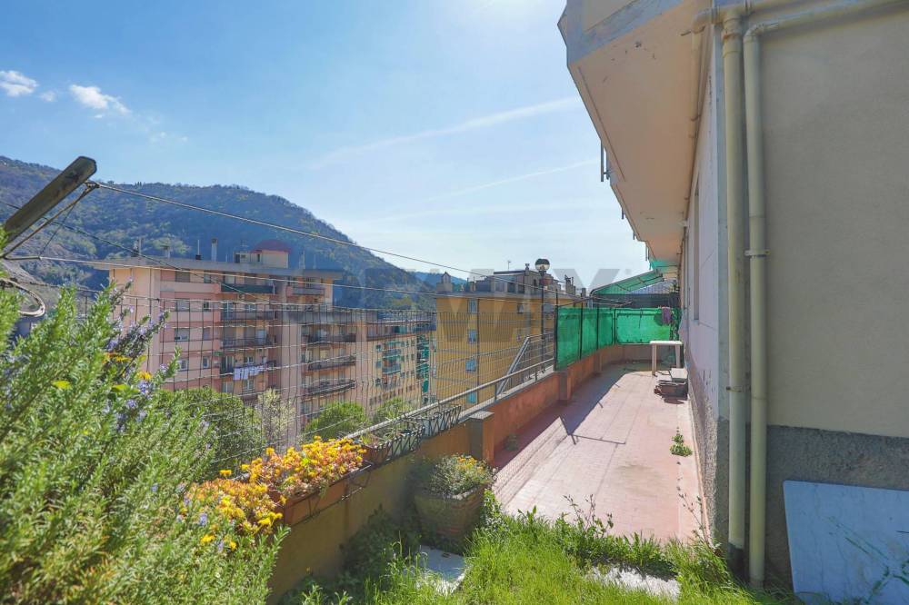 appartamento in vendita a Genova in zona Molassana