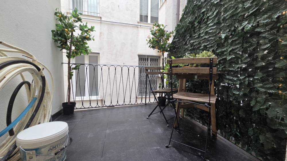 appartamento in vendita a Genova in zona Sottoripa / Maddalena / Molo