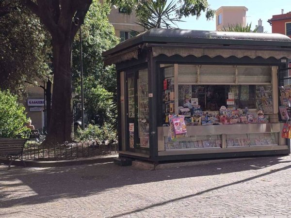 negozio in vendita a Genova in zona Bolzaneto