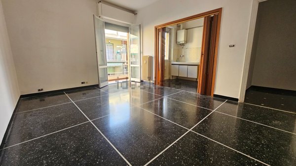 appartamento in vendita a Genova in zona Rivarolo