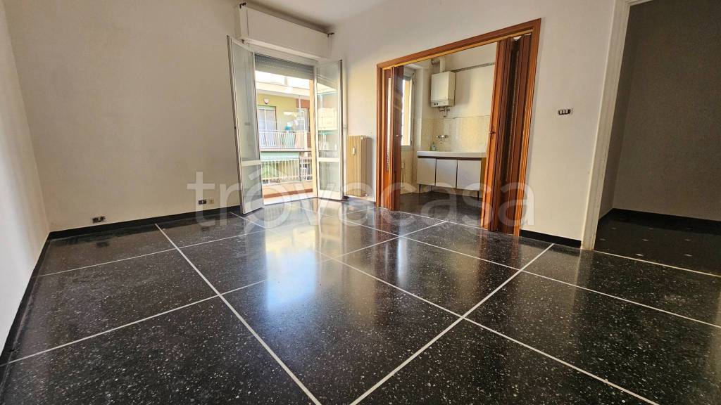 appartamento in vendita a Genova in zona Rivarolo