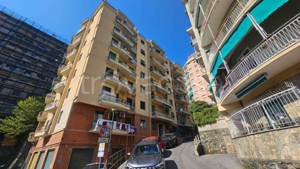 appartamento in vendita a Genova in zona Rivarolo