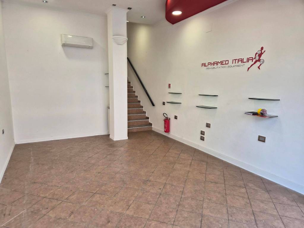 negozio in vendita a Genova in zona Nervi