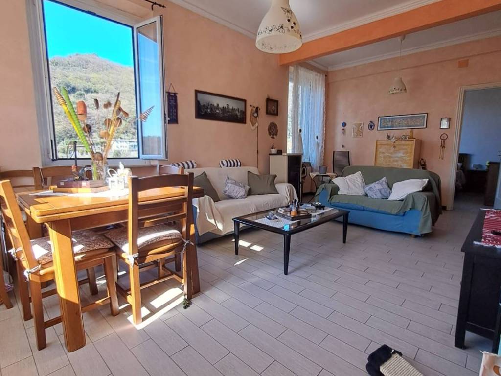 appartamento in vendita a Genova in zona Quezzi