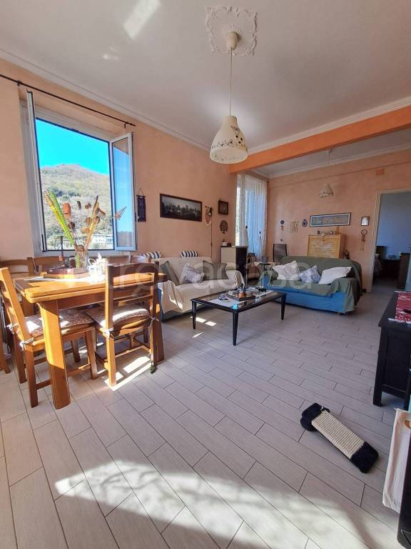 appartamento in vendita a Genova in zona Quezzi