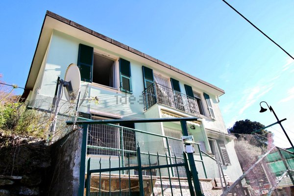 casa indipendente in vendita a Genova in zona Quezzi