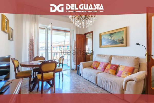 appartamento in vendita a Genova in zona Sestri Ponente