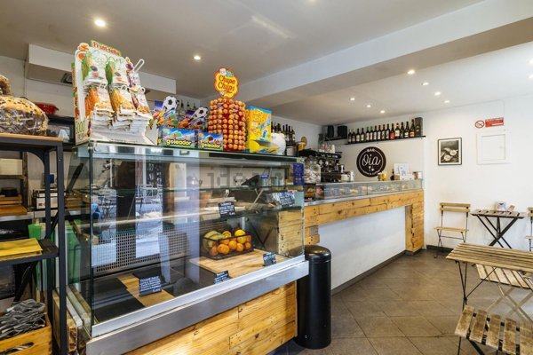 negozio in vendita a Genova in zona San Vincenzo