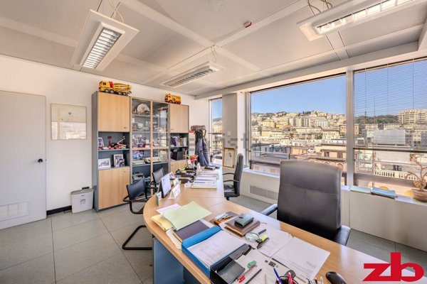 ufficio in vendita a Genova in zona San Vincenzo