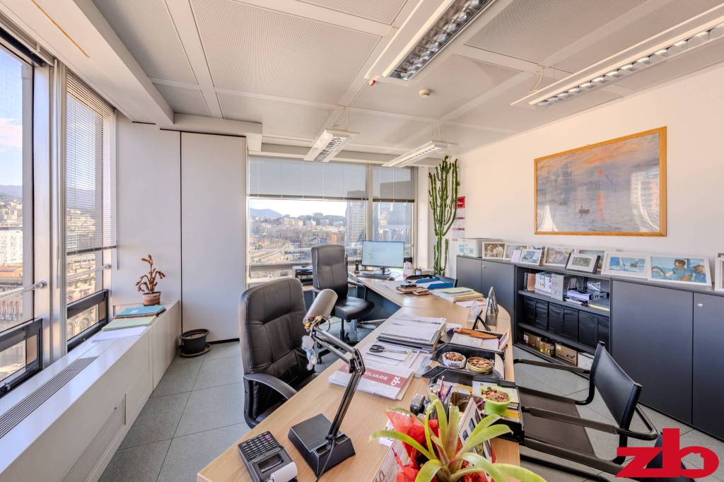 ufficio in vendita a Genova in zona San Vincenzo