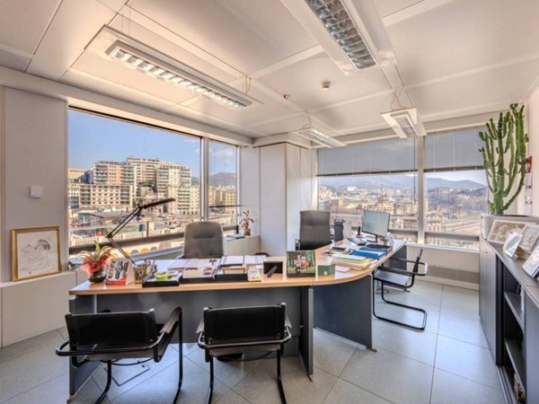 ufficio in vendita a Genova in zona San Vincenzo