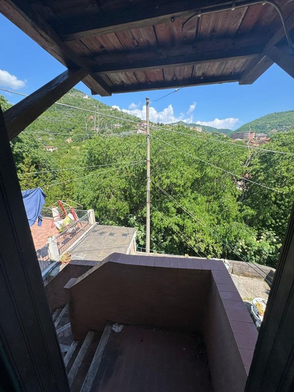 appartamento in vendita a Genova in zona Struppa