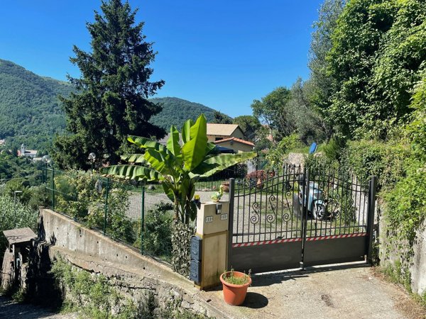 appartamento in vendita a Genova in zona Bavari