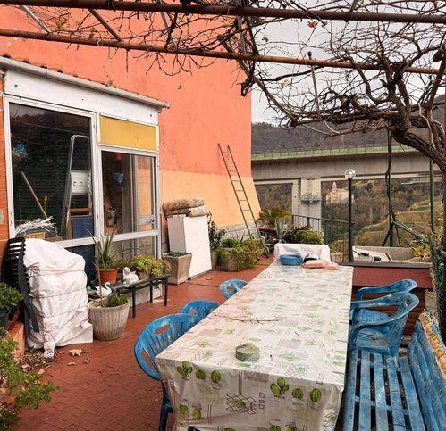 casa semindipendente in vendita a Genova in zona Voltri