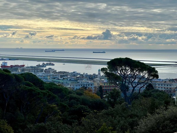 appartamento in vendita a Genova in zona Pegli
