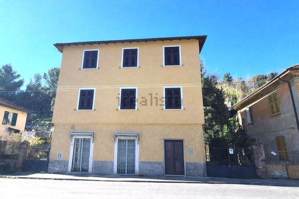 casa indipendente in vendita a Genova in zona Molassana