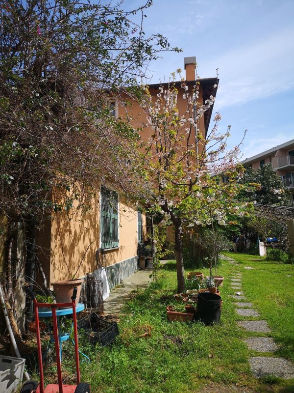 appartamento in vendita a Genova in zona Palmaro / Pra'