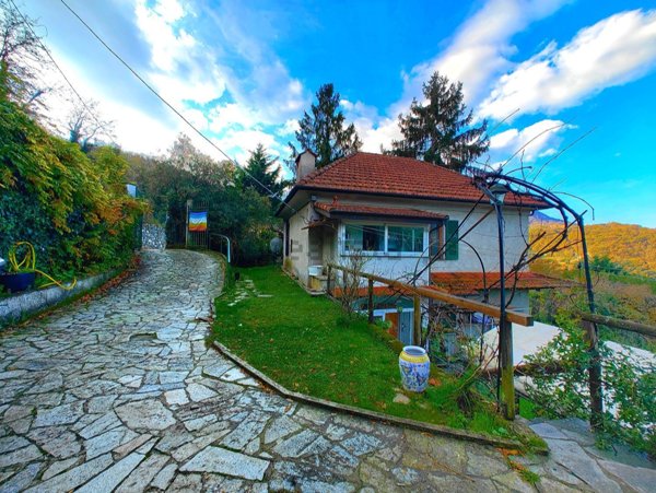 casa indipendente in vendita a Genova in zona Struppa