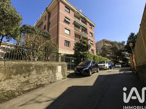appartamento in vendita a Genova in zona Sturla