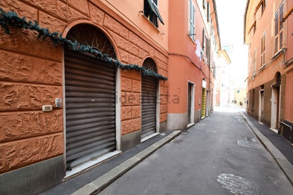negozio in vendita a Genova in zona Voltri