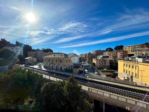appartamento in vendita a Genova in zona Sturla