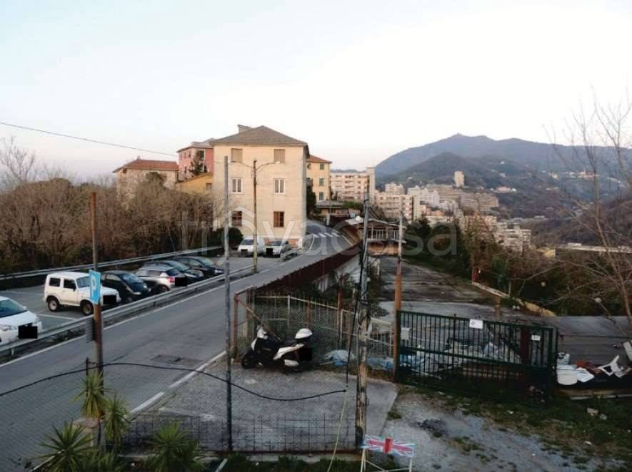 appartamento in vendita a Genova in zona Rivarolo