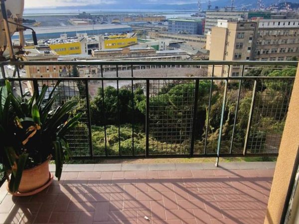 appartamento in vendita a Genova in zona Sestri Ponente