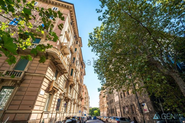 appartamento in vendita a Genova in zona Carignano