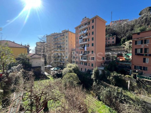 appartamento in vendita a Genova in zona Sestri Ponente