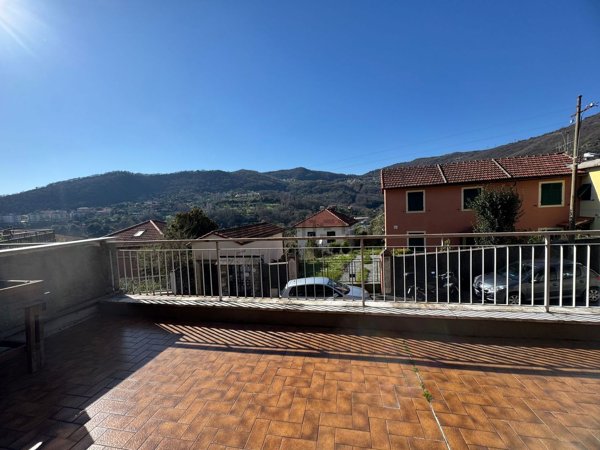 appartamento in vendita a Genova in zona Molassana