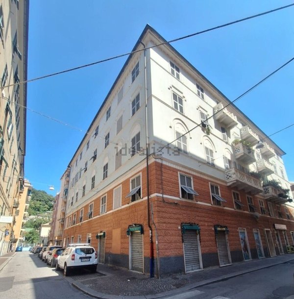appartamento in vendita a Genova in zona Bolzaneto