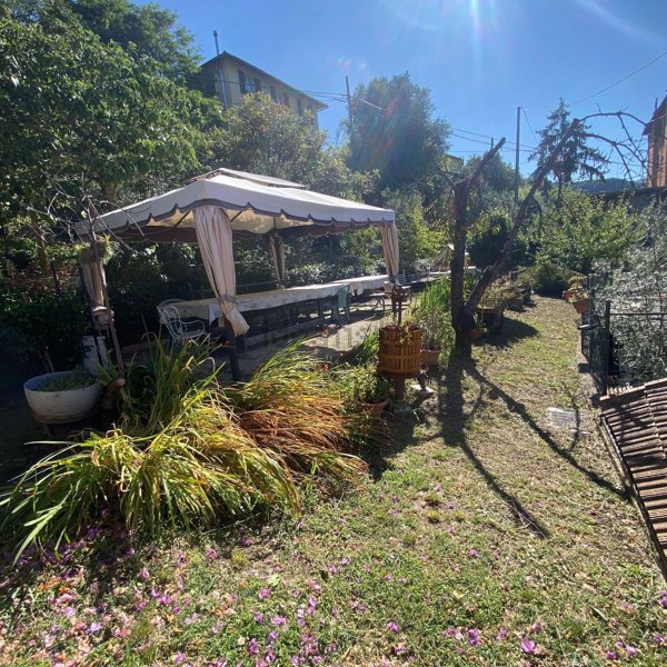 appartamento in vendita a Genova in zona Struppa