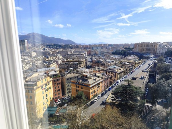 appartamento in vendita a Genova in zona Carignano