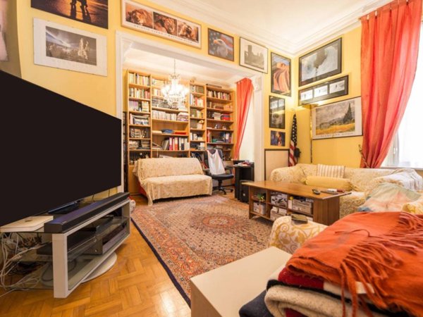 appartamento in vendita a Genova in zona Carignano