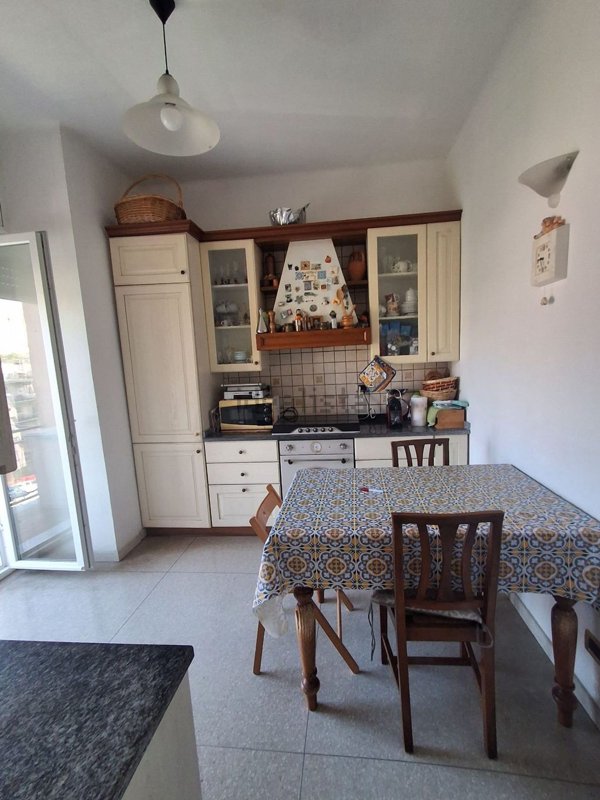 appartamento in vendita a Genova in zona Rivarolo