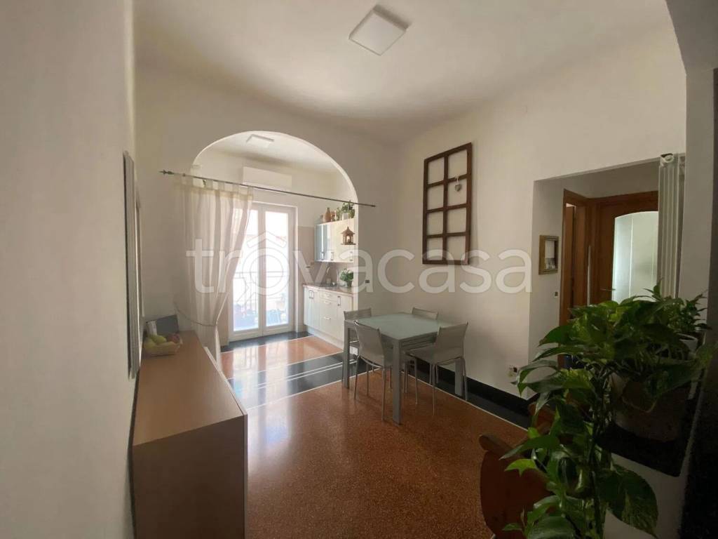 appartamento in vendita a Genova in zona Sestri Ponente