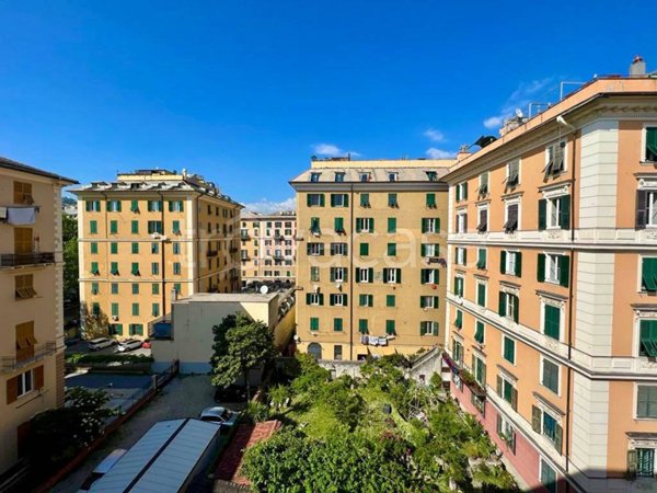 appartamento in vendita a Genova in zona Foce