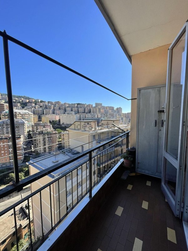 appartamento in vendita a Genova in zona Lagaccio / Granarolo
