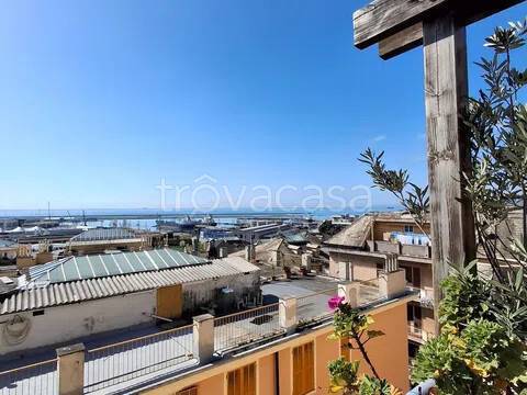 appartamento in vendita a Genova in zona Sestri Ponente