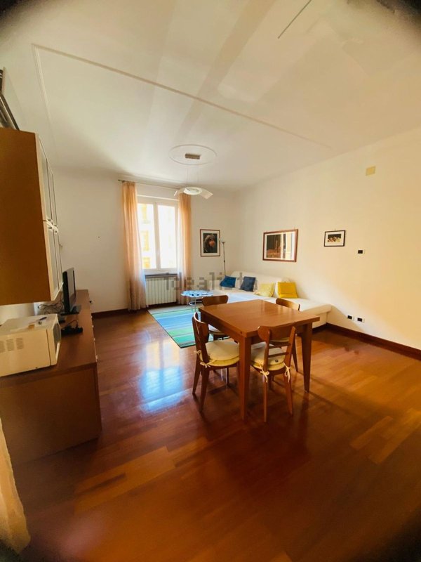 appartamento in vendita a Genova in zona Sestri Ponente