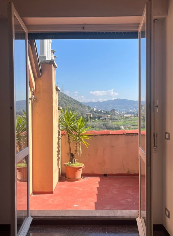 appartamento in vendita a Genova in zona Sestri Ponente