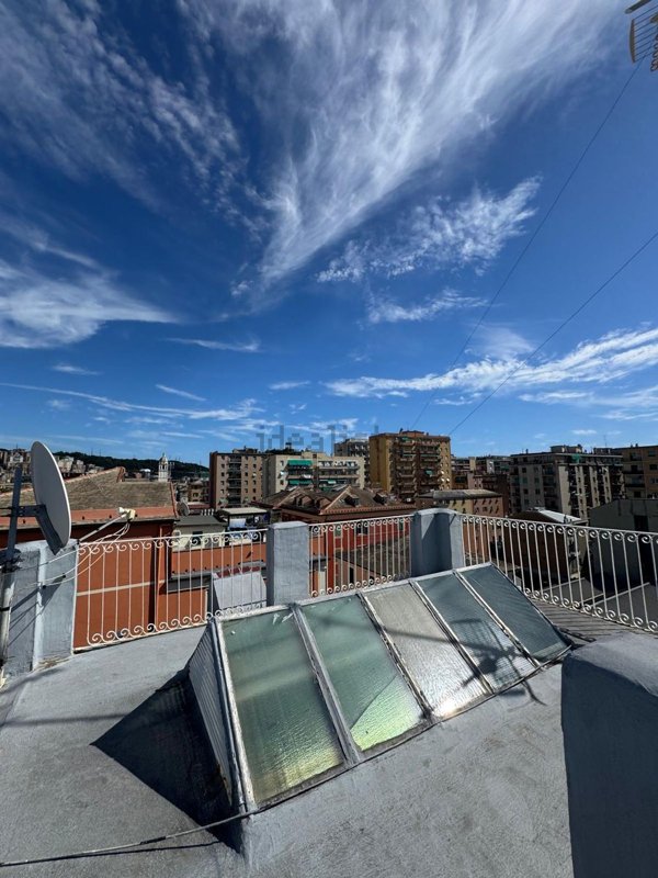 appartamento in vendita a Genova in zona Sestri Ponente