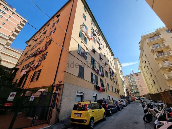 appartamento in vendita a Genova in zona Staglieno