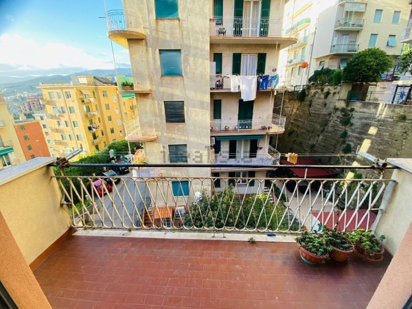 appartamento in vendita a Genova in zona Sestri Ponente
