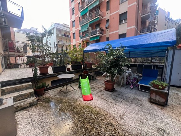 appartamento in vendita a Genova in zona Staglieno
