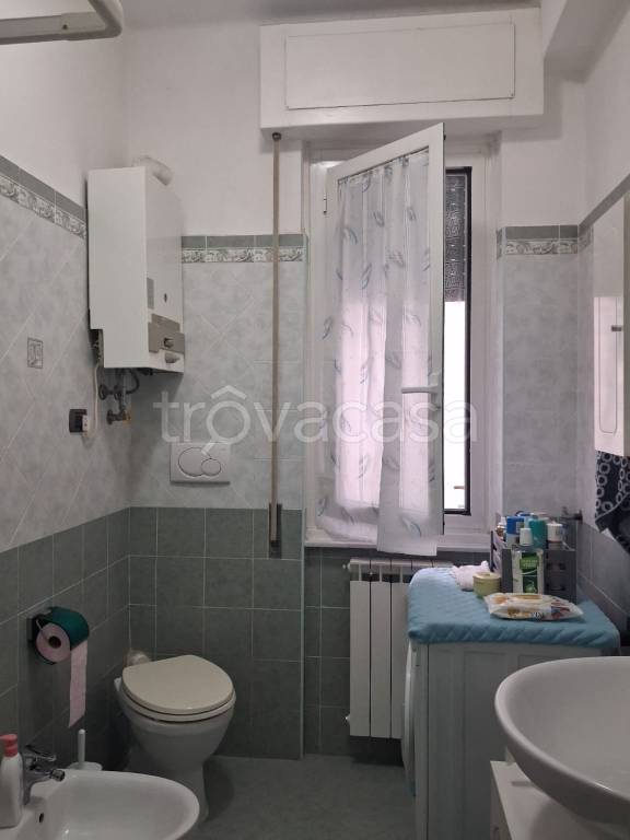 appartamento in vendita a Genova in zona Rivarolo